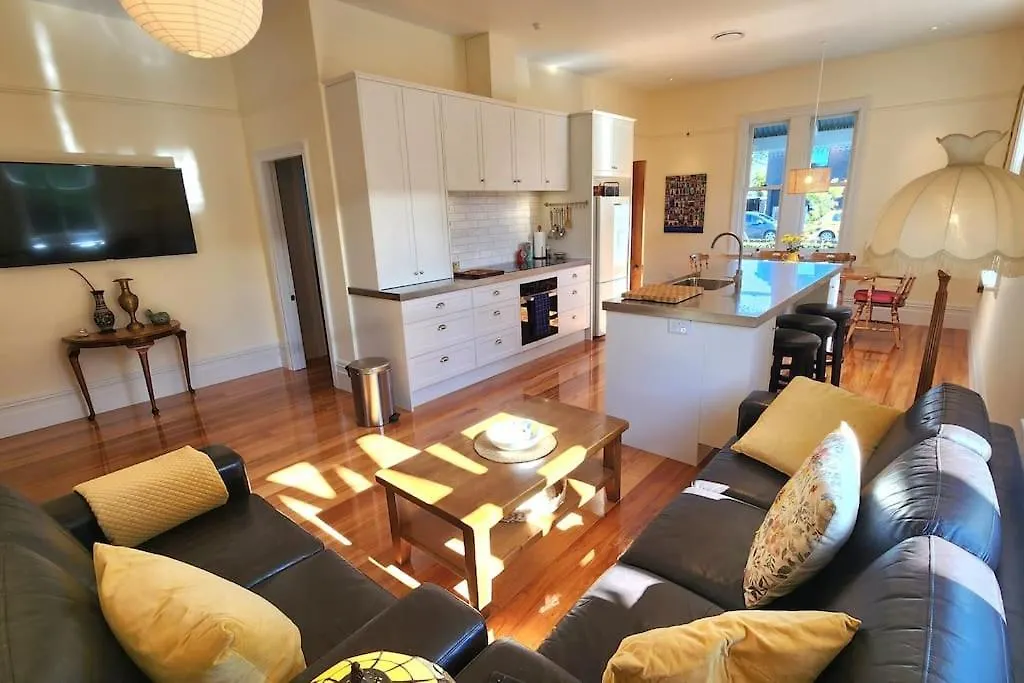 Luxury New 3 Bedroom House In Central City 5 Star Christchurch Holiday home