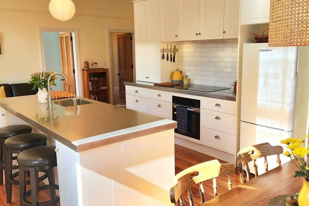 Luxury New 3 Bedroom House In Central City 5 Star Christchurch Holiday home