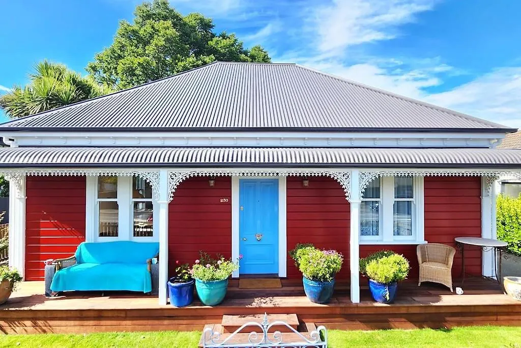 Luxury New 3 Bedroom House In Central City 5 Star contacts